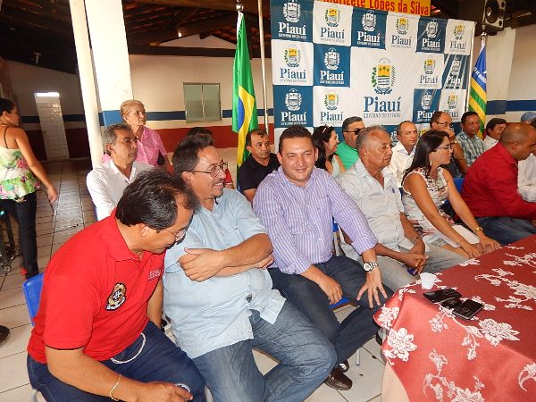 Autoridades participam de inauguração de obras em Lagoinha  - Imagem 7