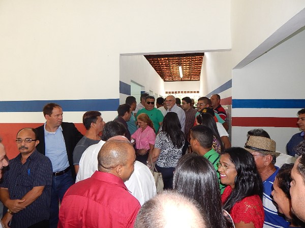 Prefeito Manoel Dedé inaugura Mercado Publico  - Imagem 8