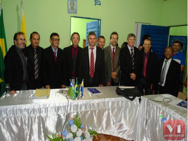 Vereadores cassam Zé Simão e empossam prefeito Antonio Ditoso - Imagem 2