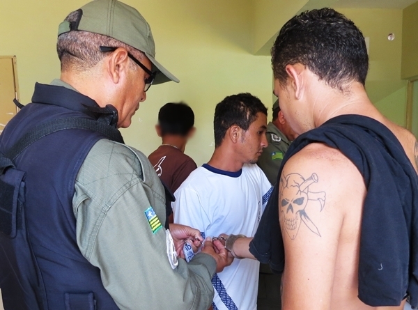 Homem é esfaqueado e tem a moto incendiada ao exigir respeito - Imagem 2