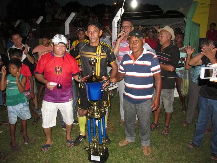 Demerval Lobão vence nos pênaltis a final do campeonato dos Quarentões do Médio Parnaíba   - Imagem 62