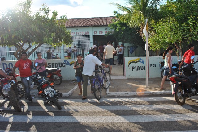 Rede estadual de ensino adere a greve nesta segunda-feira - Imagem 1