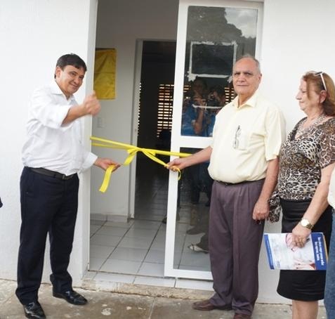 Prefeito R. Ferreira Inaugura obras na zona rural e na sede do município com a presença do Governador W. Dias - Imagem 18