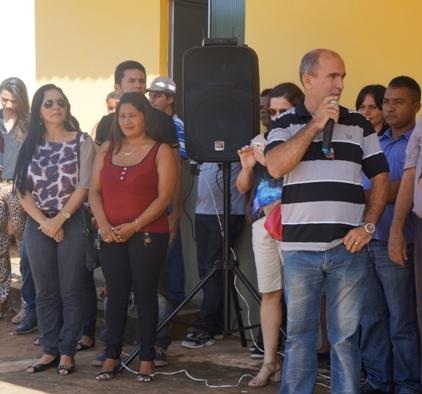 Prefeito R. Ferreira Inaugura obras na zona rural e na sede do município com a presença do Governador W. Dias - Imagem 5