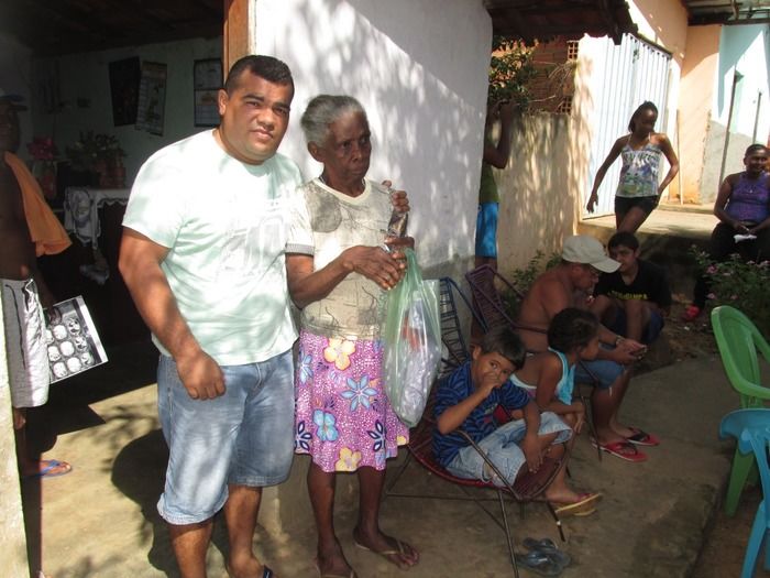 Festa Surpresa em Homenagem aos 82 anos de Etelvina Maria da Conceição no Bairro Baixa em Agricolândia - Imagem 5