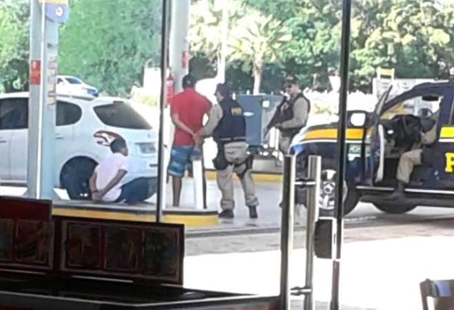 PRF apreende em Campo Maior carros importados roubados no Ceará - Imagem 3