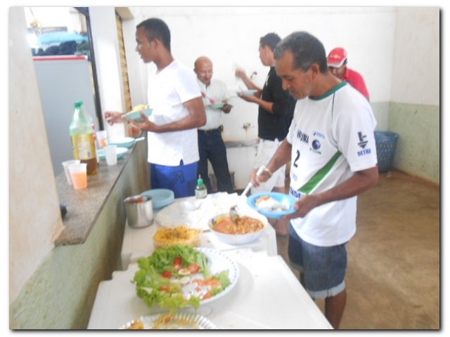 Prefeitura de Inhuma e Coordenadoria de Esportes recepciona atletas inhumenses com almoço - Imagem 2