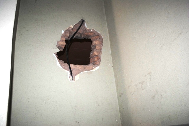 Polícia aborta fuga de presos que tentaram escapar por buraco no distrito - Imagem 2