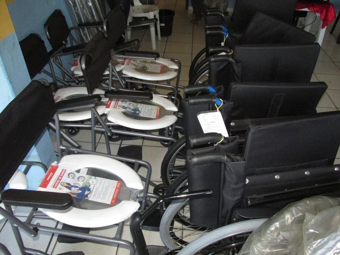 Prefeito Walter Alencar e CRAS fazem doação de cadeiras de rodas as Famílias carentes em Agricolândia - Imagem 10