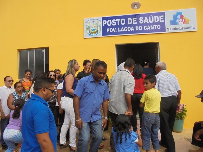 Prefeito R. Ferreira  Inaugura obras na zona rural e na sede do município com a presença do Governador W. Dias  - Imagem 1