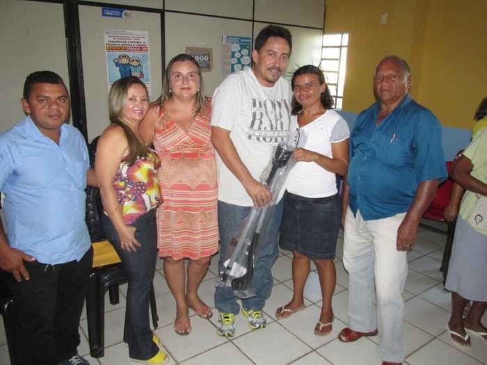 Prefeito Walter Alencar e CRAS fazem doação de cadeiras de rodas as Famílias carentes em Agricolândia - Imagem 5