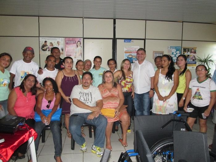 Prefeito Walter Alencar e CRAS fazem doação de cadeiras de rodas as Famílias carentes em Agricolândia - Imagem 21
