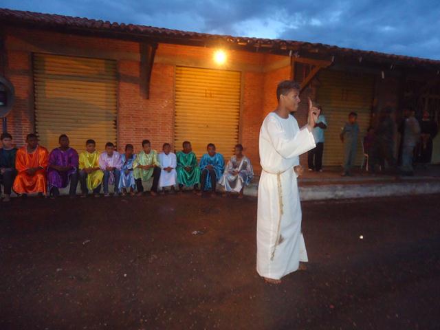 Grupo de Teatro Cutucamente Realiza o Espetáculo Paixão de Cristo - Imagem 27