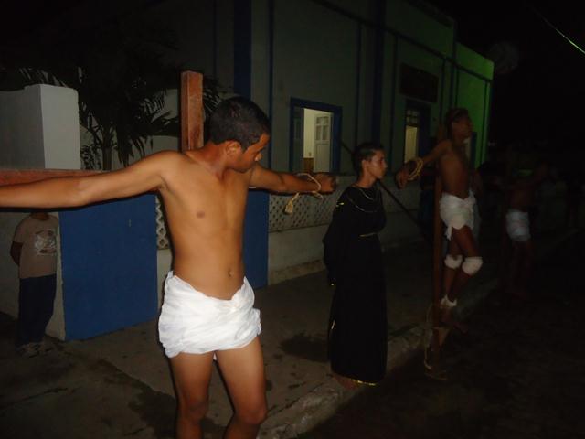 Grupo de Teatro Cutucamente Realiza o Espetáculo Paixão de Cristo - Imagem 105