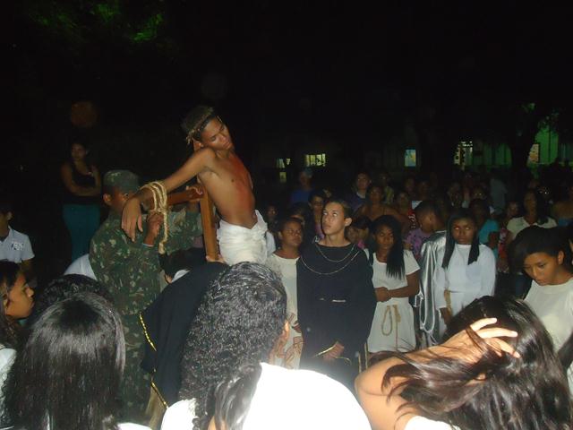 Grupo de Teatro Cutucamente Realiza o Espetáculo Paixão de Cristo - Imagem 114