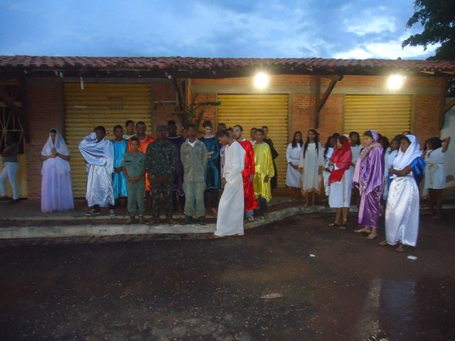 Grupo de Teatro Cutucamente Realiza o Espetáculo Paixão de Cristo - Imagem 2