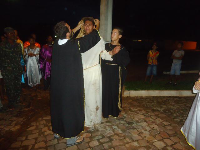 Grupo de Teatro Cutucamente Realiza o Espetáculo Paixão de Cristo - Imagem 60