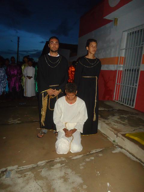 Grupo de Teatro Cutucamente Realiza o Espetáculo Paixão de Cristo - Imagem 50