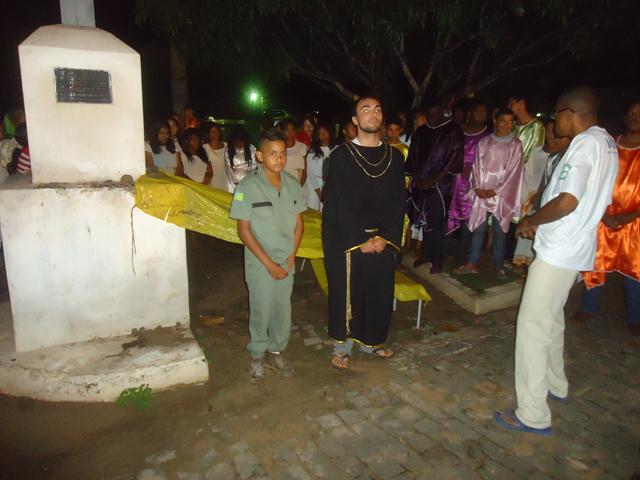 Grupo de Teatro Cutucamente Realiza o Espetáculo Paixão de Cristo - Imagem 123