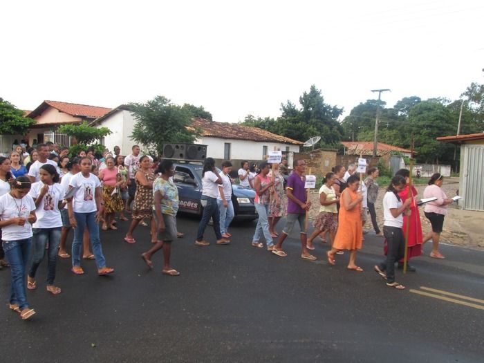 Fiéis acompanham a Via-Sacra em Agricolândia - Imagem 13