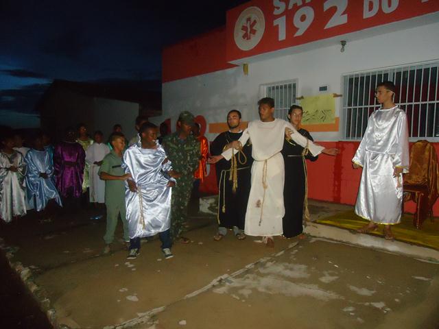 Grupo de Teatro Cutucamente Realiza o Espetáculo Paixão de Cristo - Imagem 55