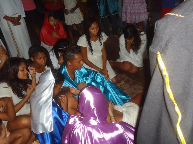 Grupo de Teatro Cutucamente Realiza o Espetáculo Paixão de Cristo - Imagem 116