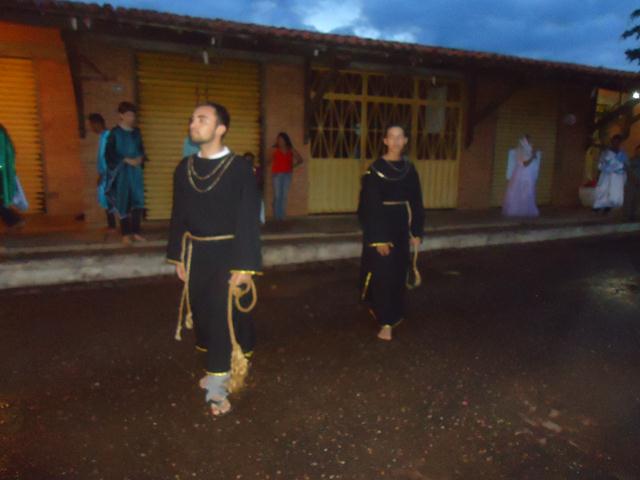 Grupo de Teatro Cutucamente Realiza o Espetáculo Paixão de Cristo - Imagem 16