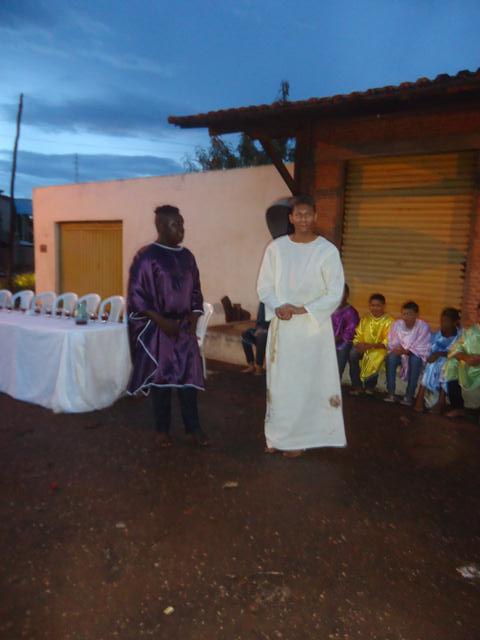 Grupo de Teatro Cutucamente Realiza o Espetáculo Paixão de Cristo - Imagem 23