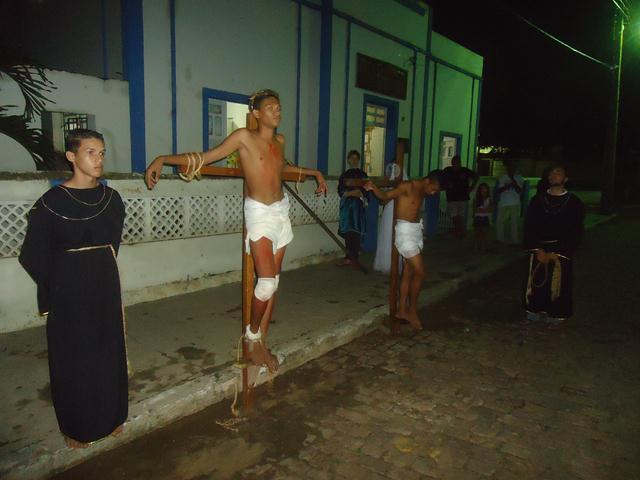 Grupo de Teatro Cutucamente Realiza o Espetáculo Paixão de Cristo - Imagem 106