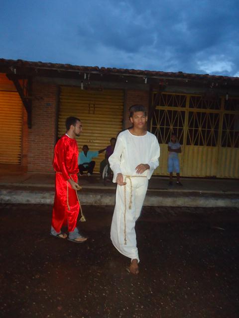Grupo de Teatro Cutucamente Realiza o Espetáculo Paixão de Cristo - Imagem 4