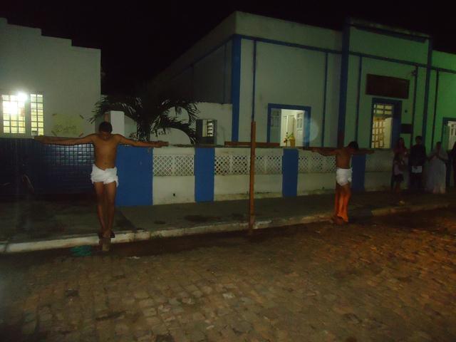 Grupo de Teatro Cutucamente Realiza o Espetáculo Paixão de Cristo - Imagem 98