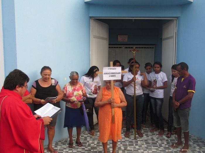 Fiéis acompanham a Via-Sacra em Agricolândia - Imagem 1