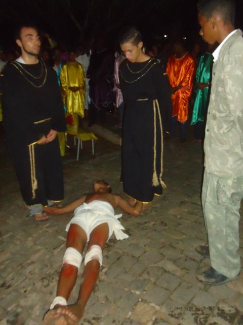 Grupo de Teatro Cutucamente Realiza o Espetáculo Paixão de Cristo - Imagem 122