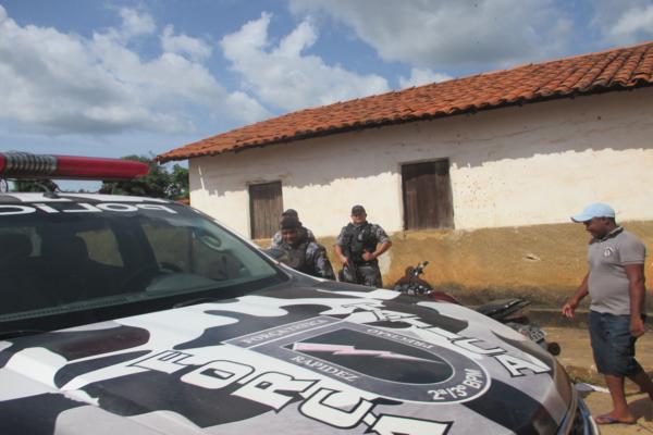 População protesta em frente à delegacia de Polícia em Amarante e ameaçam atear fogo ( Caso ‘Anão ) - Imagem 18