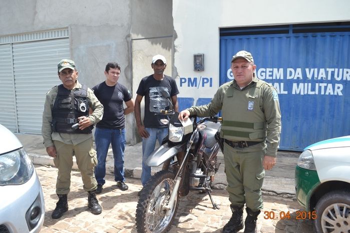 PM recupera motocicleta roubada em Boa Hora - Imagem 7