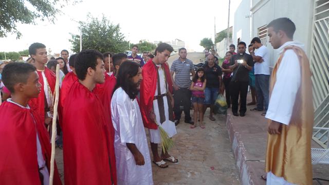 Via-crúcis leva multidão às ruas de Pimenteiras. Veja fotos  - Imagem 7