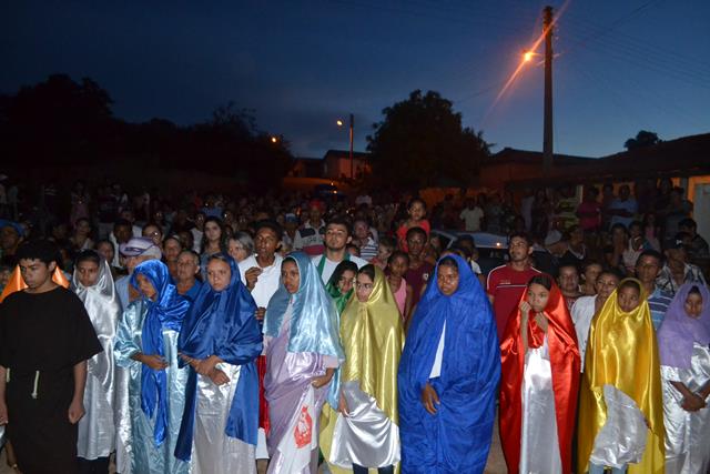 Via-crúcis leva multidão às ruas de Pimenteiras. Veja fotos  - Imagem 45