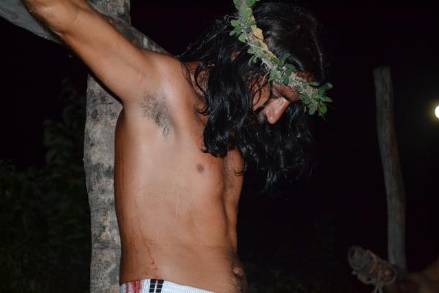 Via-crúcis leva multidão às ruas de Pimenteiras. Veja fotos  - Imagem 57