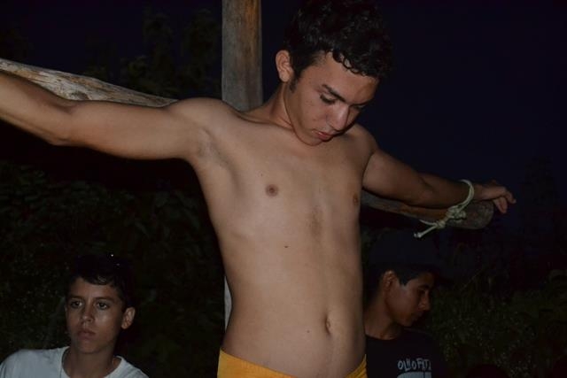 Via-crúcis leva multidão às ruas de Pimenteiras. Veja fotos  - Imagem 49