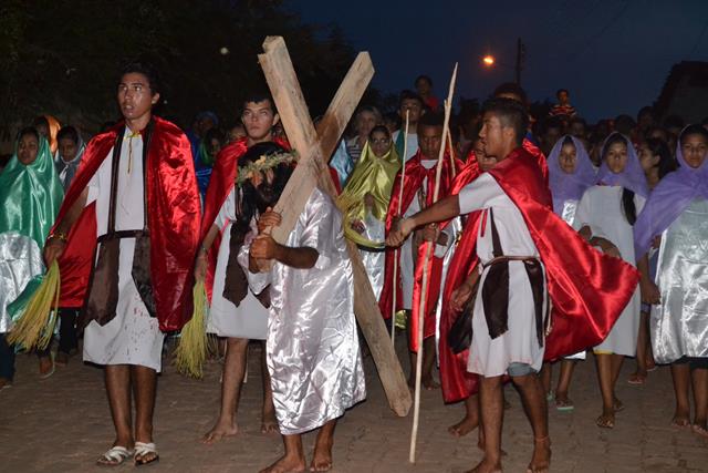Via-crúcis leva multidão às ruas de Pimenteiras. Veja fotos  - Imagem 39