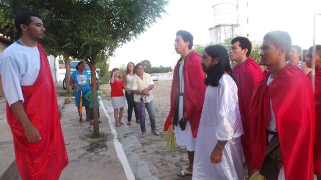 Via-crúcis leva multidão às ruas de Pimenteiras. Veja fotos  - Imagem 4