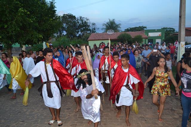 Via-crúcis leva multidão às ruas de Pimenteiras. Veja fotos  - Imagem 30