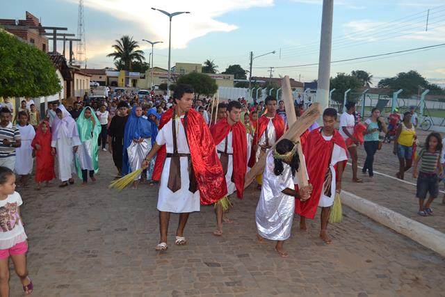 Via-crúcis leva multidão às ruas de Pimenteiras. Veja fotos  - Imagem 26