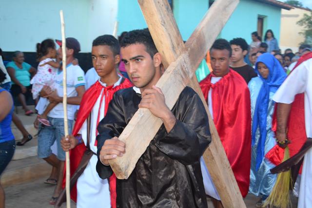 Via-crúcis leva multidão às ruas de Pimenteiras. Veja fotos  - Imagem 34