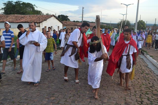 Via-crúcis leva multidão às ruas de Pimenteiras. Veja fotos  - Imagem 29