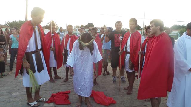 Via-crúcis leva multidão às ruas de Pimenteiras. Veja fotos  - Imagem 12