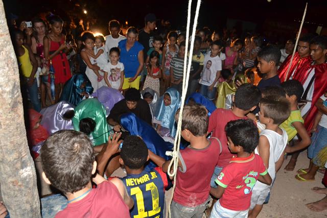 Via-crúcis leva multidão às ruas de Pimenteiras. Veja fotos  - Imagem 61