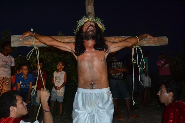 Via-crúcis leva multidão às ruas de Pimenteiras. Veja fotos  - Imagem 51