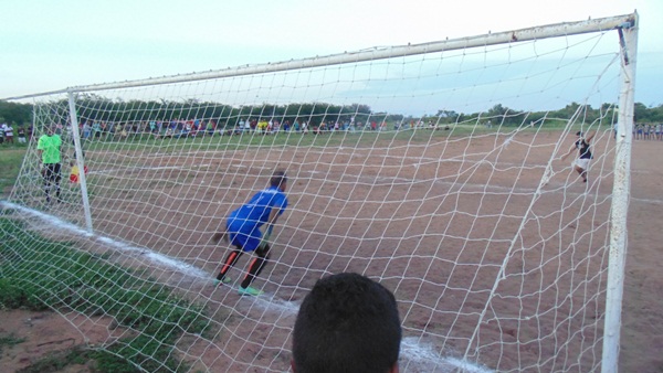 Varjota vence nos pênaltis a Favela e enfrentará o Juventude Cigano na final do campeonato municipal  - Imagem 7