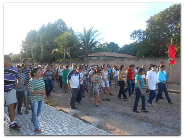 Procissão da Via Sacra em Inhuma - Imagem 9